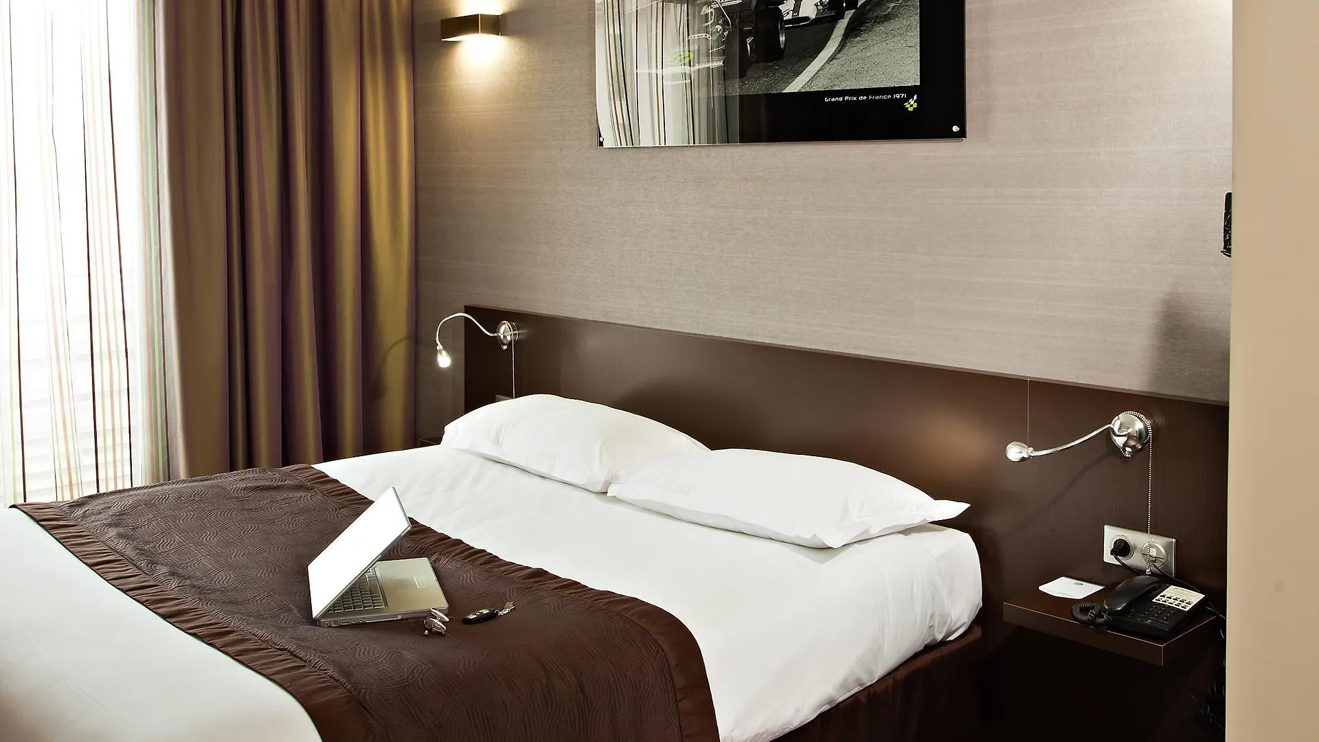 לה קסטלה Grand Prix Hotel & Restaurant