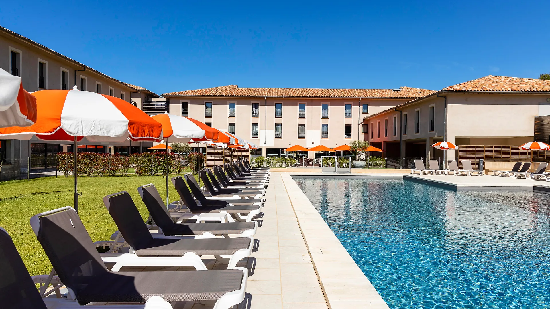 לה קסטלה Grand Prix Hotel & Restaurant צרפת