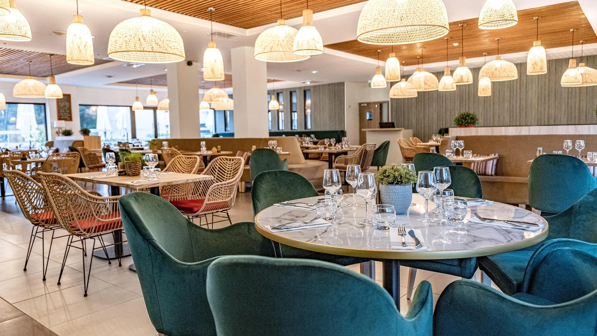 לה קסטלה Grand Prix Hotel & Restaurant
