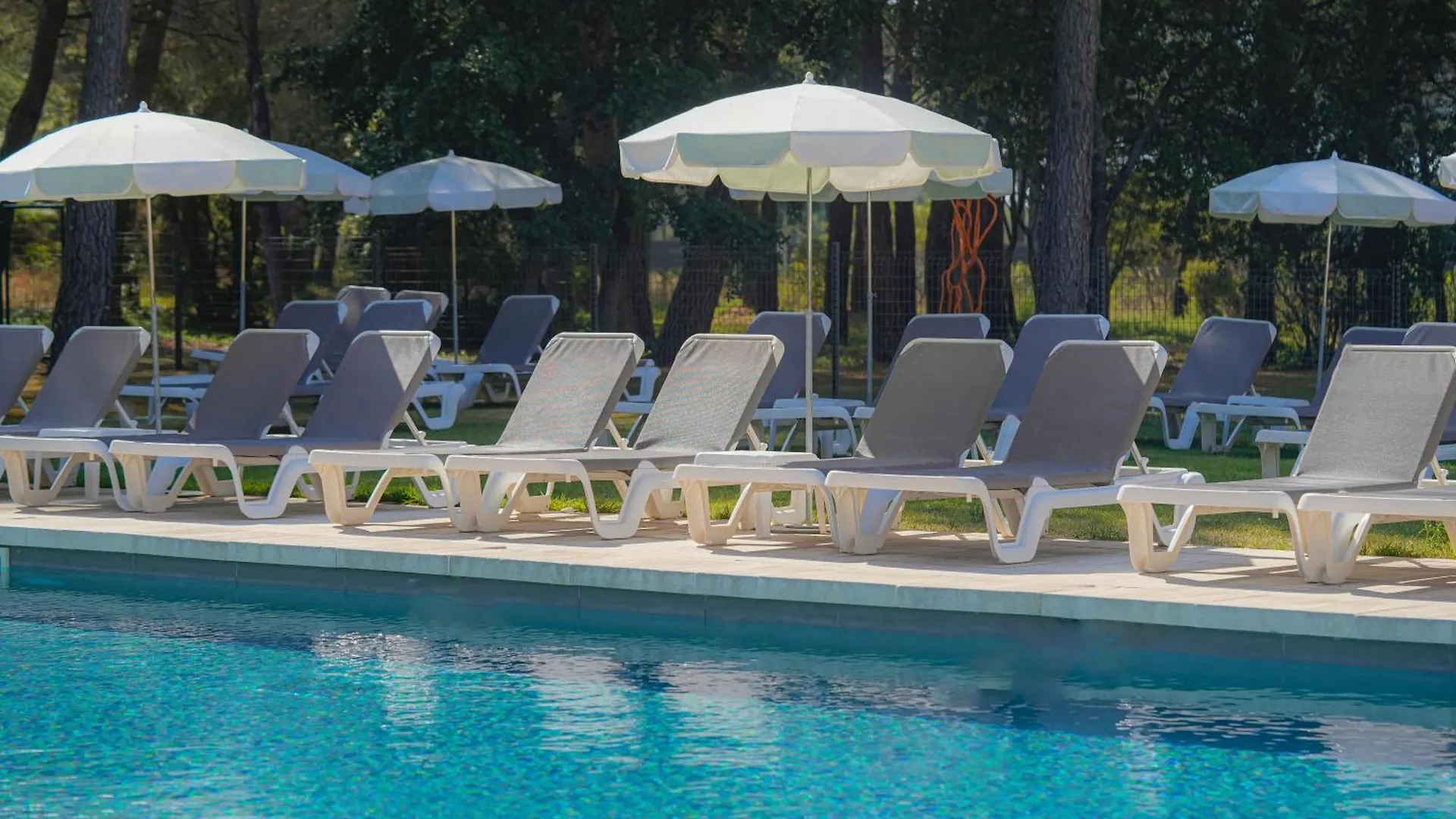 לה קסטלה Grand Prix Hotel & Restaurant 3*, לה קסטלה